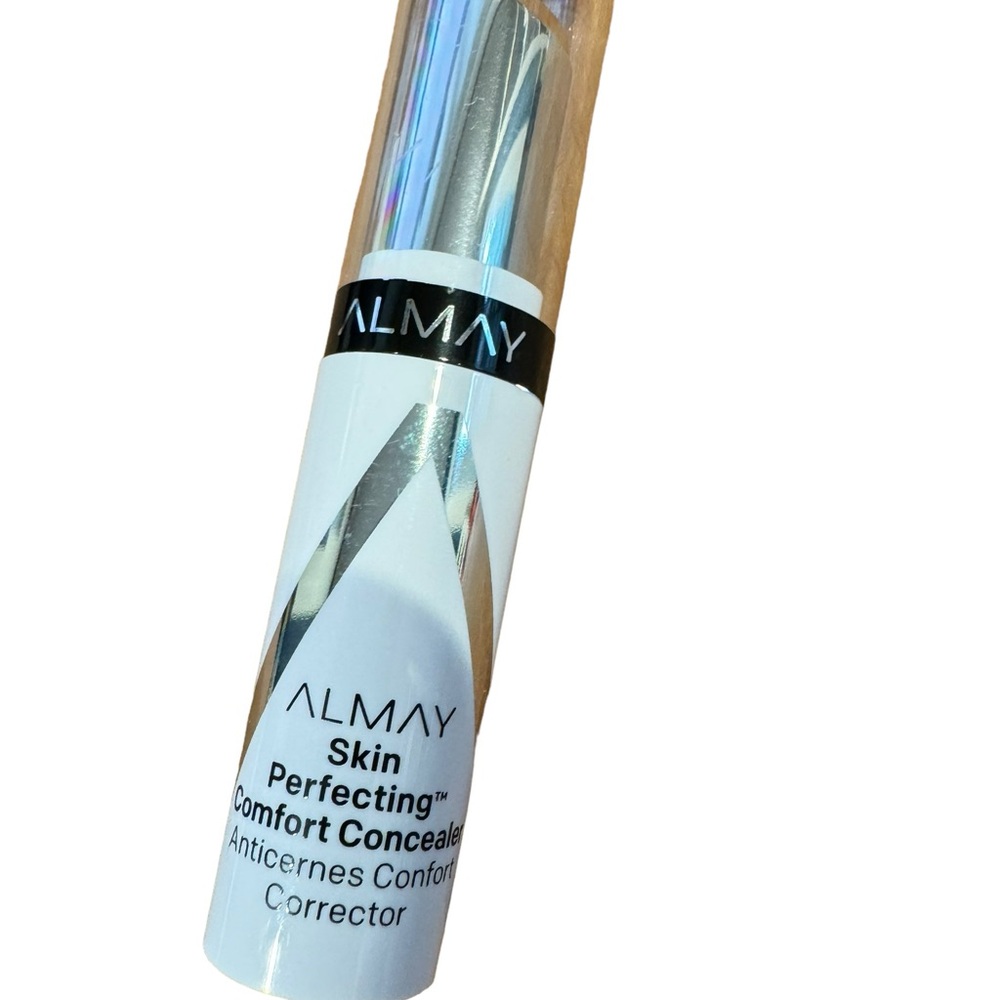 Almay Skin Correcting Comfort Concealer. #220 Deep Fonce. NWT